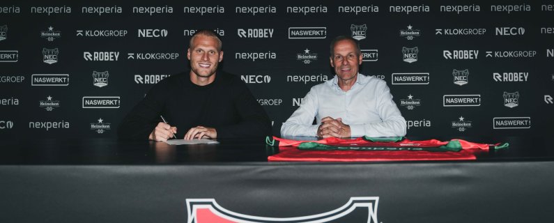 N.E.C. legt Mitchel Bakker vast